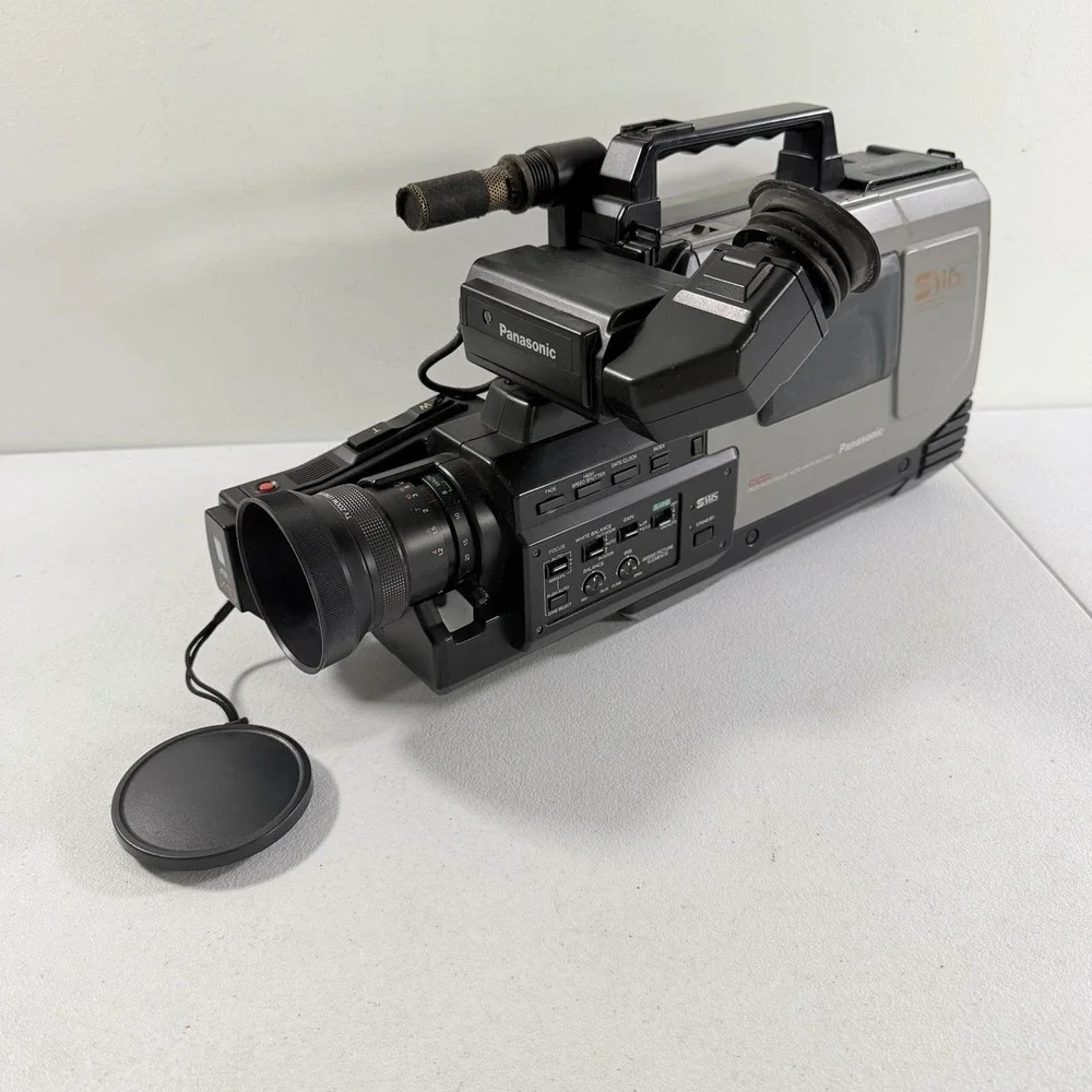 Panasonic AG-450 S-VHS VHS Reporter Movie Camcorder AS IS FOR PARTS READ